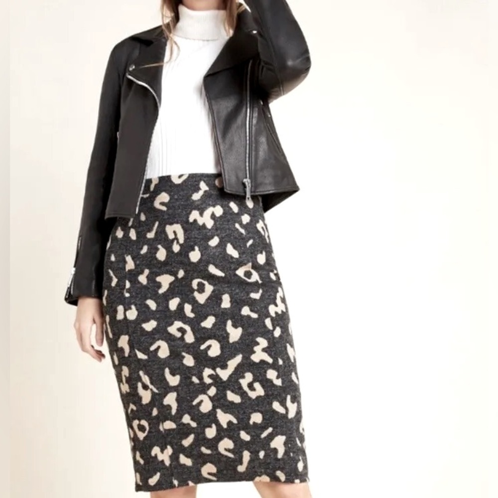 Anthropologie Maeve Delphine sweater knit pencil skirt Leopard print Size M